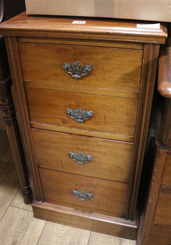 A mahogany chest of four drawers W.42cm